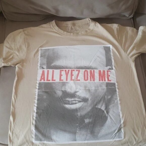All Eyez on Me 2pac T-shirt small like new - Picture 1 of 3